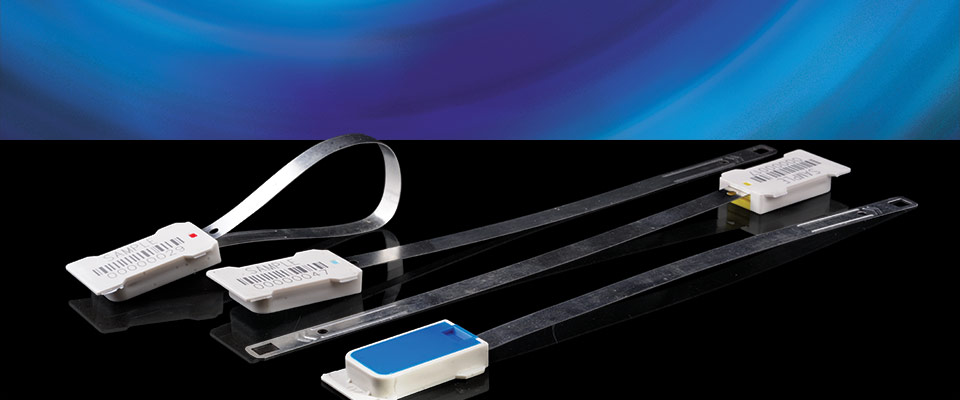 The EnaStrip 1 Metal combines the sense of security of a metal strip seal with the printing flexibility of a plastic fixed length seal.