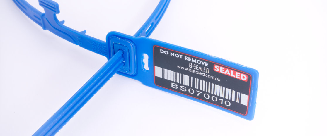 Laser engraved security seals are typically pale or light coloured because the printing method is low in contrast. On the Uni Bag pull-up seal, a novel printing method is used to allow high contrast, crisp laser engraving even on bold coloured seals.